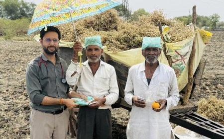 झालावाड़: वरिष्ठ नागरिकों के लिए स्वास्थ्य जागरूकता शिविर आयोजित, सुरक्षित बैंकिंग और योजनाओं की दी जानकारी