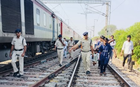 राजधानी एक्सप्रेस की चपेट में आया युवक, हालत गंभीर