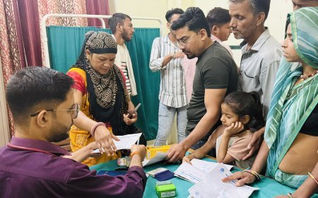 झालावाड़ में गाजर घास का बढ़ता खतरा: त्वचा, सांस और आंखों के मरीज बढ़े, शिविर में 94 का इलाज