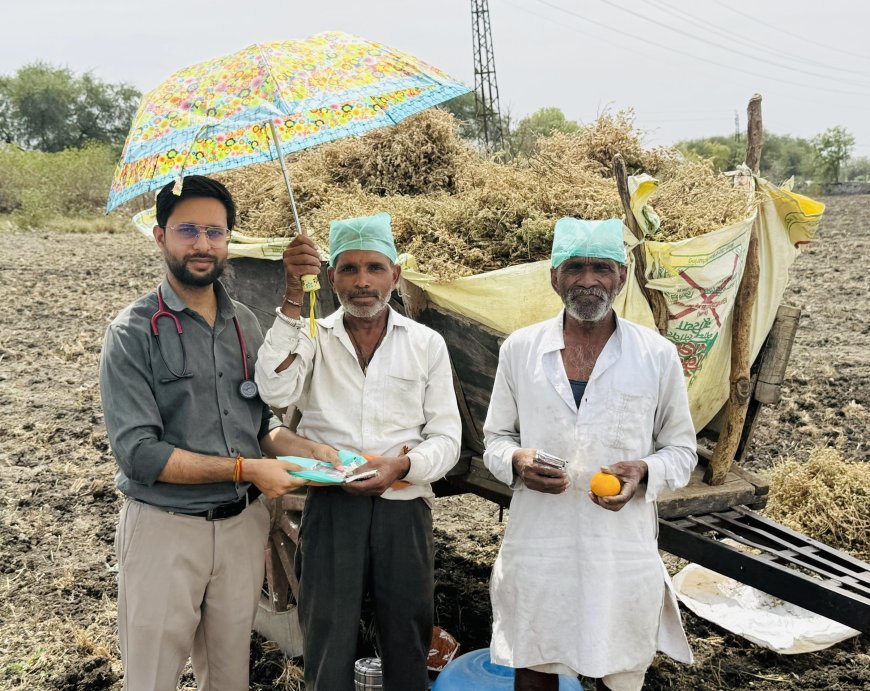 झालावाड़: वरिष्ठ नागरिकों के लिए स्वास्थ्य जागरूकता शिविर आयोजित, सुरक्षित बैंकिंग और योजनाओं की दी जानकारी