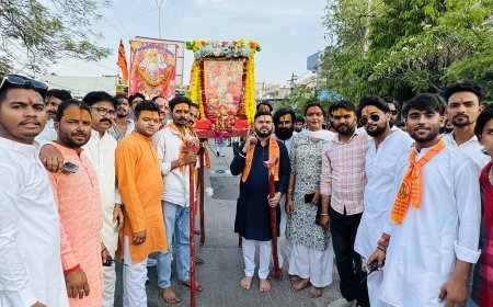 कोटा: हनुमान जन्मोत्सव पर अनूठी मिसाल- मुस्लिम समाज के इरशाद अली ने उठाई पालकी, दिया सद्भाव का संदेश, डीसीएम क्षेत्र में गोकर्ण गौ सेवक फाउंडेशन की भव्य शोभायात्रा बनी आकर्षण का केंद्र