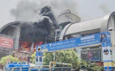 कोटा के सिटी मॉल में आग से मची अफरा-तफरी, बर्गर किंग के पास भड़की लपटें, दमकल ने संभाला मोर्चा