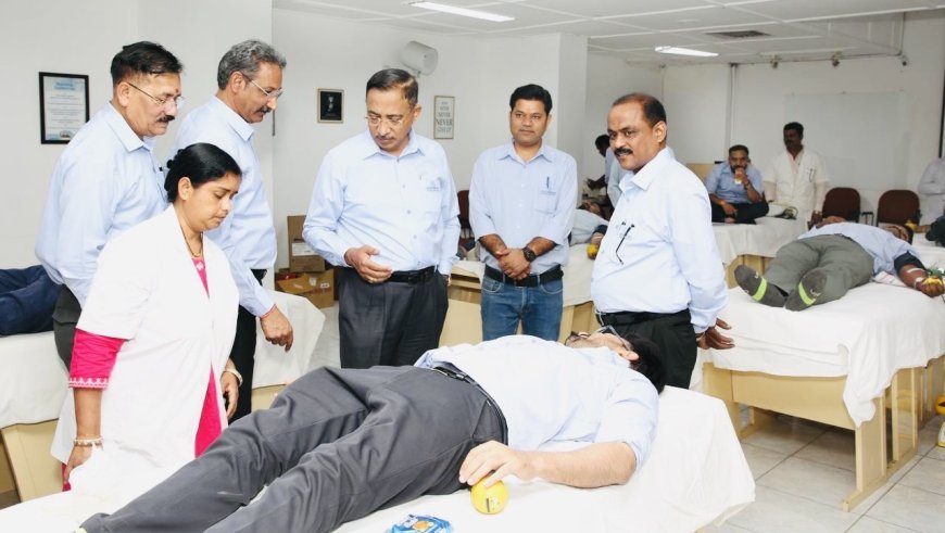 कोटा- डीसीएम श्रीराम में 306 यूनिट रक्तदान, अधिकारियों और कर्मचारियों ने निभाई सामाजिक जिम्मेदारी