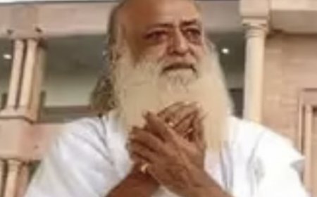नाबालिग से दुष्कर्म मामले में आसाराम को बड़ा झटका: हाईकोर्ट ने उम्रकैद की सजा बरकरार रखी, जमानत रद्द होने के बाद जोधपुर जेल में किया सरेंडर