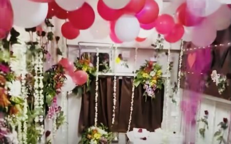 नंदीग्राम एक्सप्रेस के फर्स्ट एसी में ‘सुहागरात’ जैसा सजाया केबिन, रेलवे ने टीसी को किया सस्पेंड, सोशल मीडिया पर वीडियो वायरल होने के बाद रेलवे हरकत में