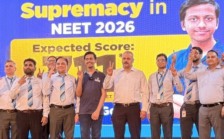 कोटा: आकाश NEET श्रेष्ठता कार्यक्रम में विद्यार्थियों और अभिभावकों से सीधा संवाद, संभावित टॉपर उपलक्ष्य गोयल ने कहा- अनुशासन और रिवीजन ही सफलता की कुंजी