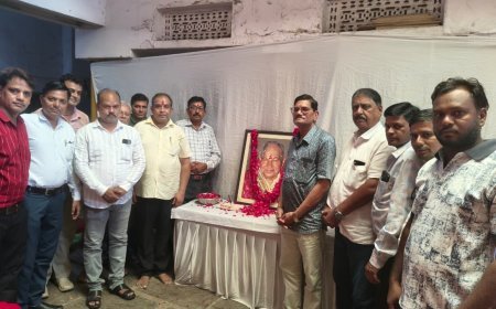 ललित किशोर चतुर्वेदी की 95वीं जयंती पर वृक्षारोपण, फल वितरण व श्रद्धांजलि सभा आयोजित