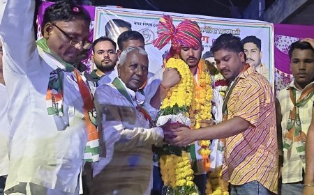 कोटा: वार्ड 13 में फैजल बेग का शक्ति प्रदर्शन, जनसंपर्क में उमड़ा समर्थकों का हुजूम, केले और लड्डुओं से तौला