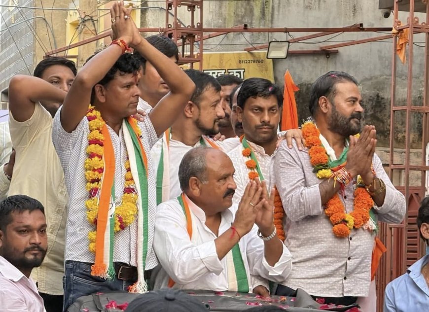 कोटा: कांग्रेस प्रत्याशियों के समर्थन में प्रहलाद गुंजल ने किया जनसंपर्क, बीजेपी छोड़ कांग्रेस में शामिल हुए महेश लाड़ना